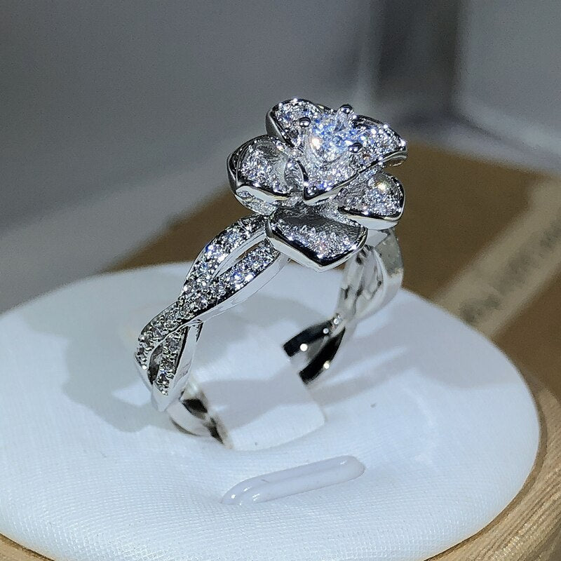InterTwined Three-Dimensional Rose White Full Diamond Ring